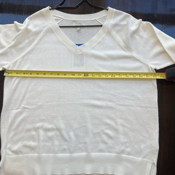Lucky Brand Women's V-Neck Sweater Long Sleeves Side Slits White Size L - Picture 8 of 10